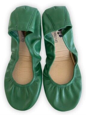 The Storehouse NWOT Kelly Green Classic Leather Ballet Flats Size 10.